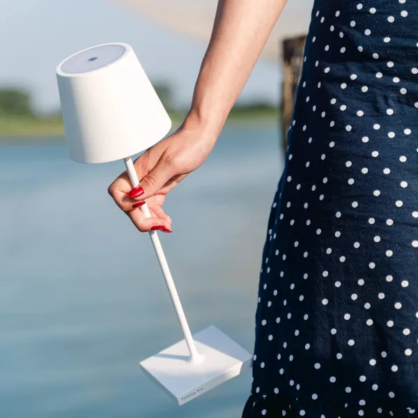 Poldina Bianca lampada da tavolo portatile ricaricabile a led
