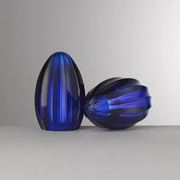 Bonnie and Clyde blue salt and pepper set by Mario Luca Giusti