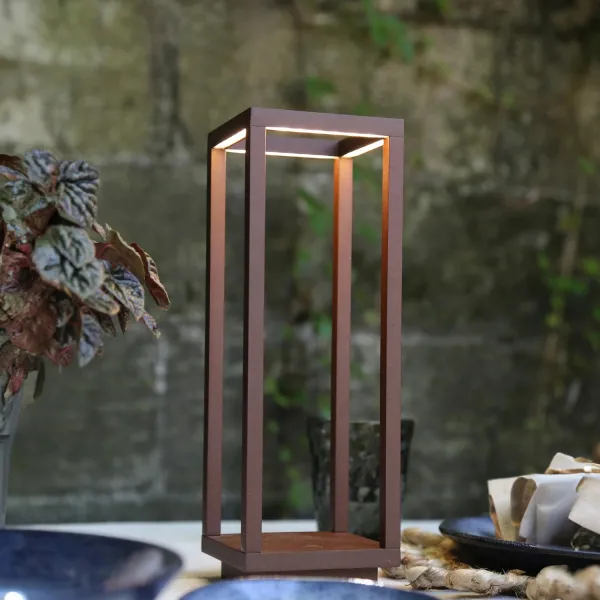 Zafferano Home – Lampada da Tavolo Ricaricabile Corten