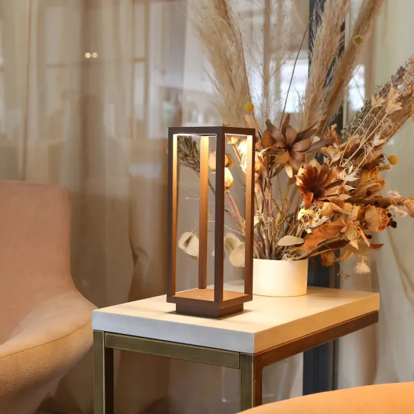 Zafferano Home – Lampada da Tavolo Ricaricabile Corten