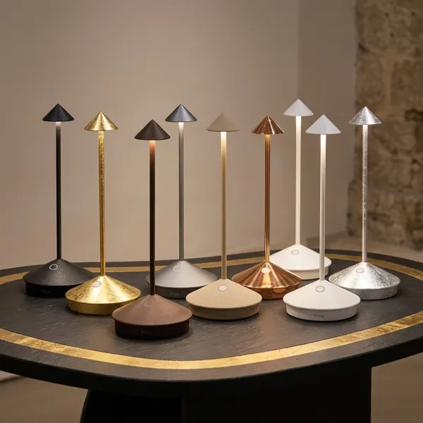 Zafferano Pina – Lampada da Tavolo Ricaricabile Lampes-à-porter Foglia color Argento
