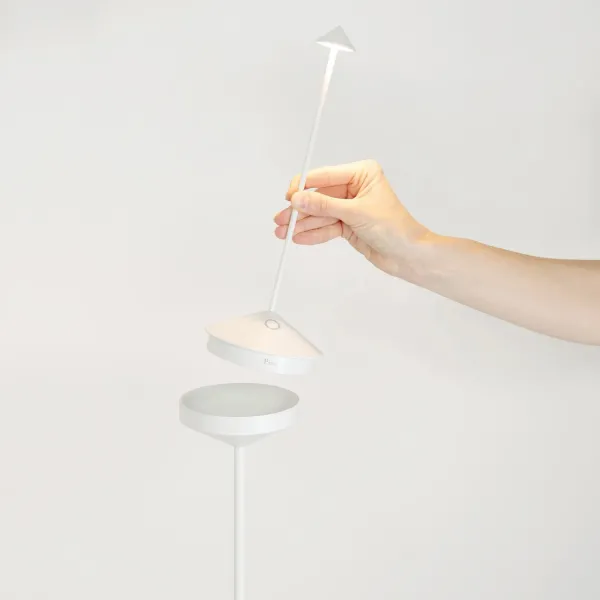 Zafferano Pina – Lampada da Tavolo Ricaricabile Lampes-à-porter Bianca