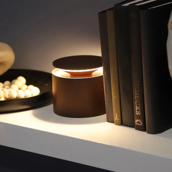Zafferano Push-Up Lampes à Porter da Tavolo Portatile e Ricaricabile Corten