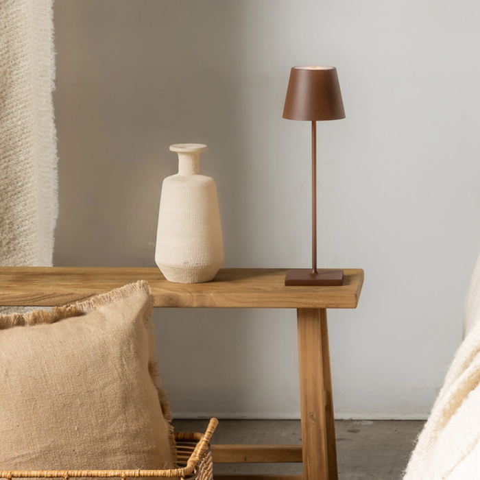 Poldina Lampada Da Tavolo Ricaricabile A Led Color Corten