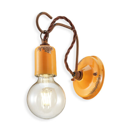 Lampada a sospensione colorata gialla in ceramica Lariat di Ferroluce Lampada a sospensione colorata gialla in ceramica Lariat di Ferroluce