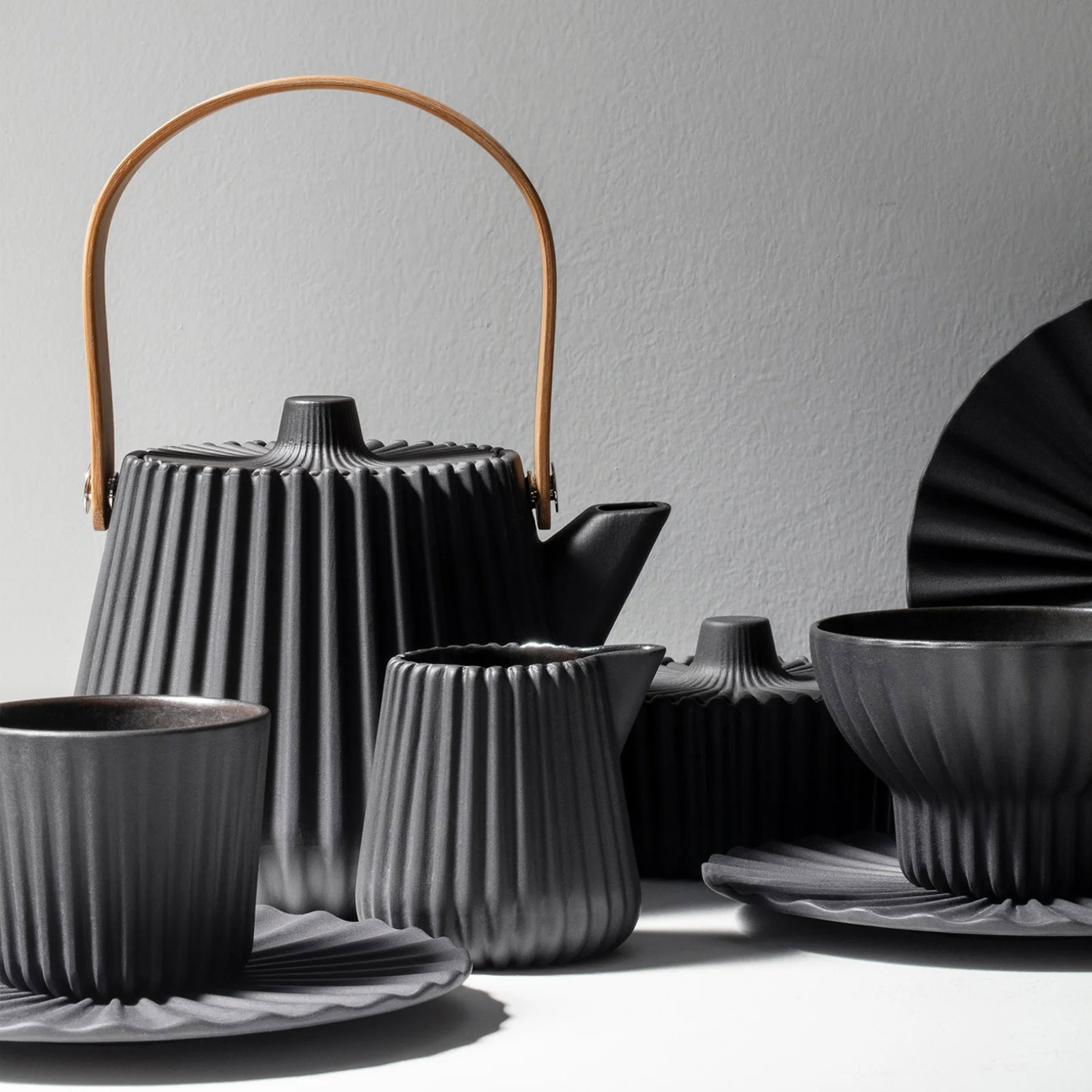 Pekoe Teiera Nera Manico Bambu Con Infusore Di Lucas Frank Revol Life 1